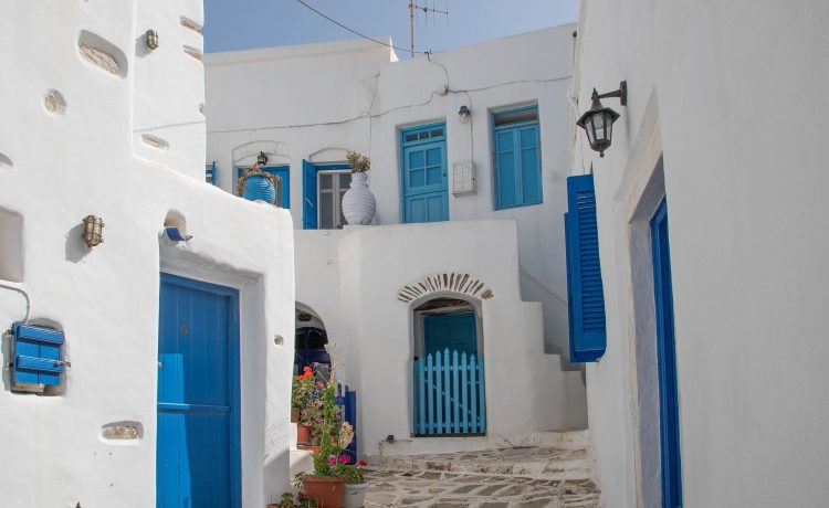 Discovering the Greek Cyclades with Children: Family-Friendly Activities & Insider Tips for Andros, Naxos, Sifnos & Paros